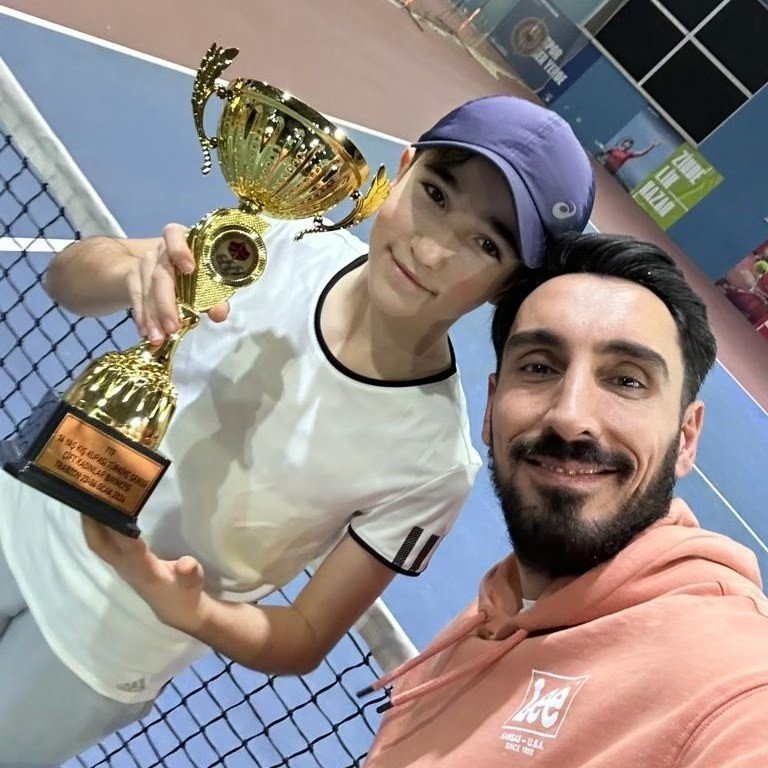 Eskişehirli Genç Sporcu Tenis Turnuvasında Şampiyon Oldu