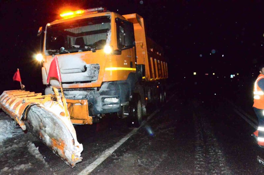 Antalya-konya Yolu Tır Geçişine Kapatıldı