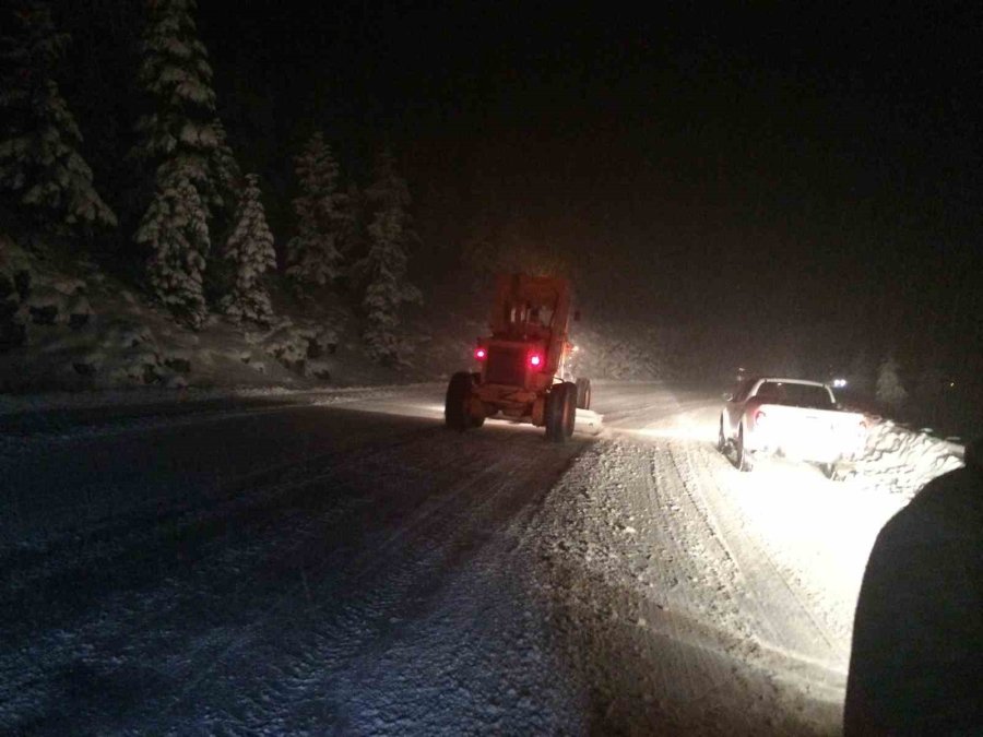 Antalya-konya Yolu Tır Geçişine Kapatıldı