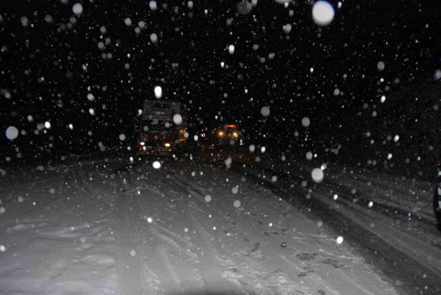 Antalya-konya Yolu Tır Geçişine Kapatıldı