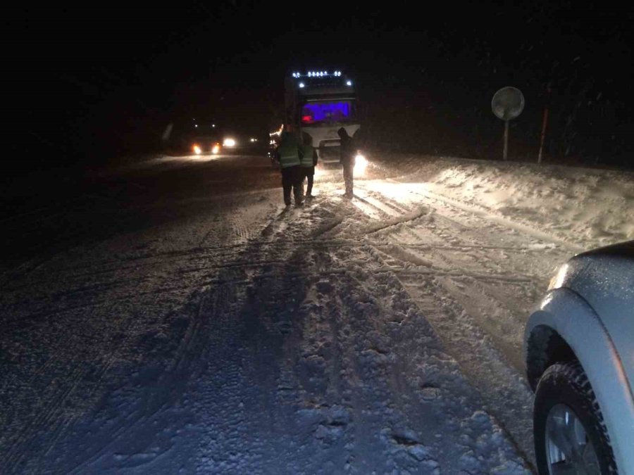 Antalya-konya Yolu Tır Geçişine Kapatıldı