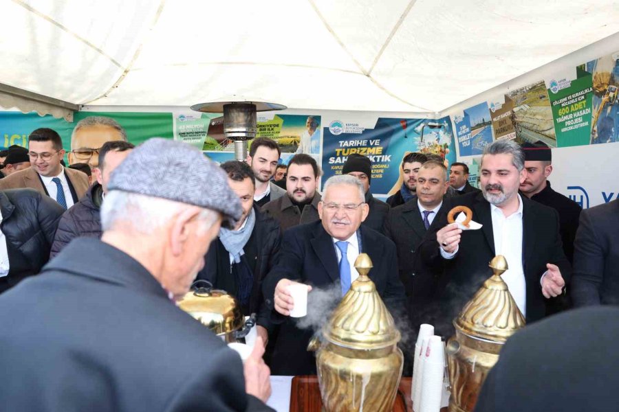 Başkan Büyükkılıç, Hizmeti Vatandaşın Ayağına Götüren Çadırları Ziyaret Etti