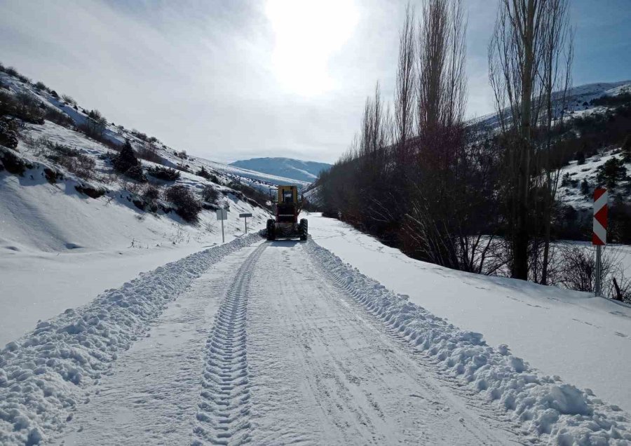 Kayseri’de Ulaşıma Kapanan 273 Mahalle Yolu Açıldı