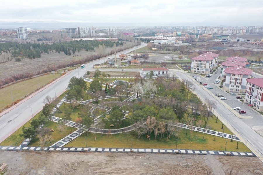 Başkan Çolakbayrakdar: "farklı Belediyeciliğin En İyi Örneklerini Sahada Sergiliyoruz"