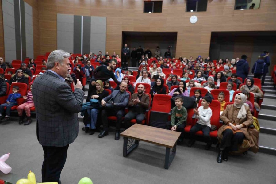 Melikgazi’den Minik Öğrencilere Tiyatro Oyunu