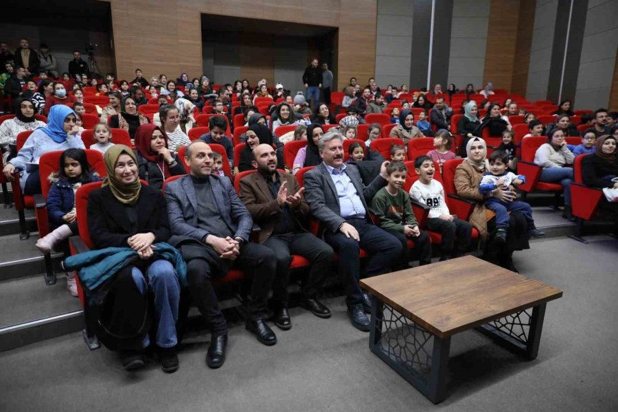 Melikgazi’den Minik Öğrencilere Tiyatro Oyunu