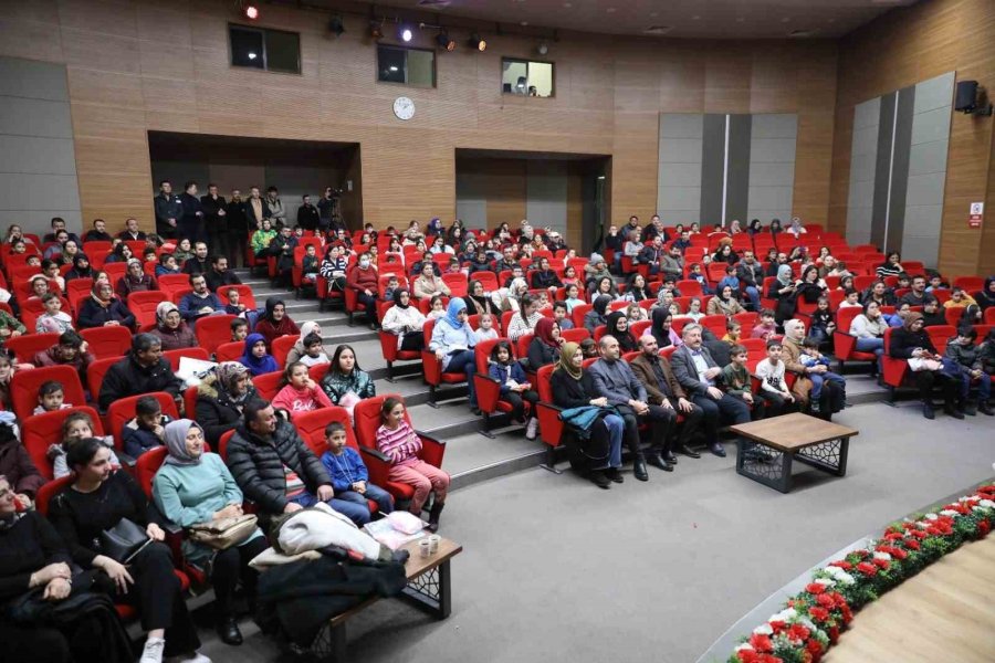 Melikgazi’den Minik Öğrencilere Tiyatro Oyunu