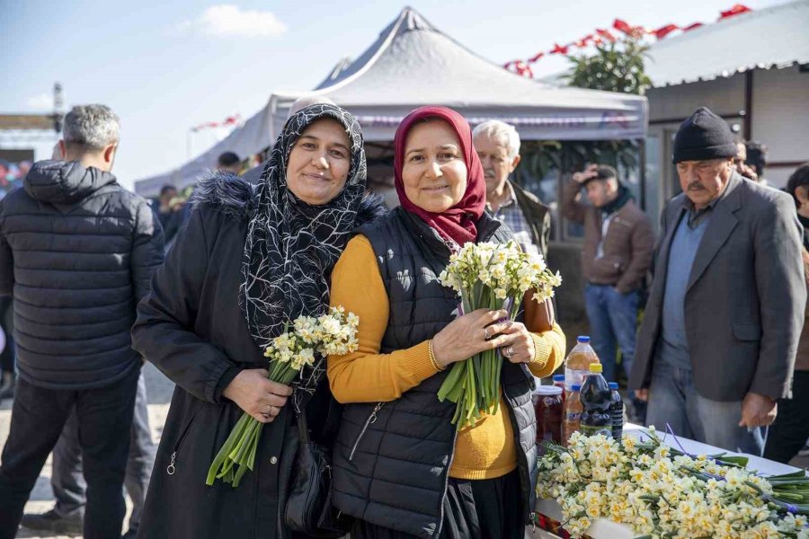 Mersin’de ’2.nergis Şenliği’ Düzenlendi