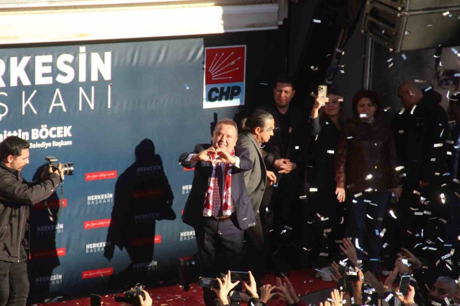 Başkan Böcek’e, Miting Gibi Karşılama