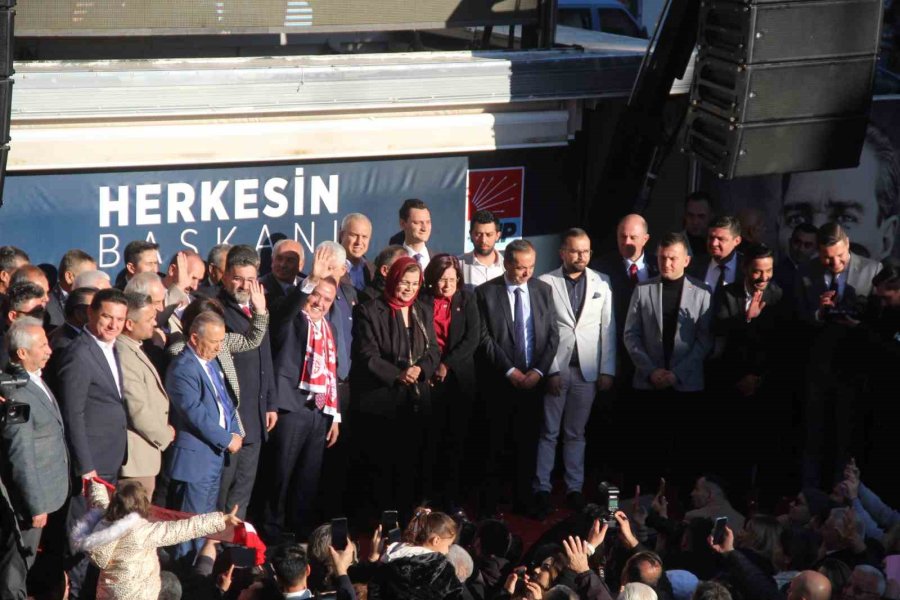 Başkan Böcek’e, Miting Gibi Karşılama