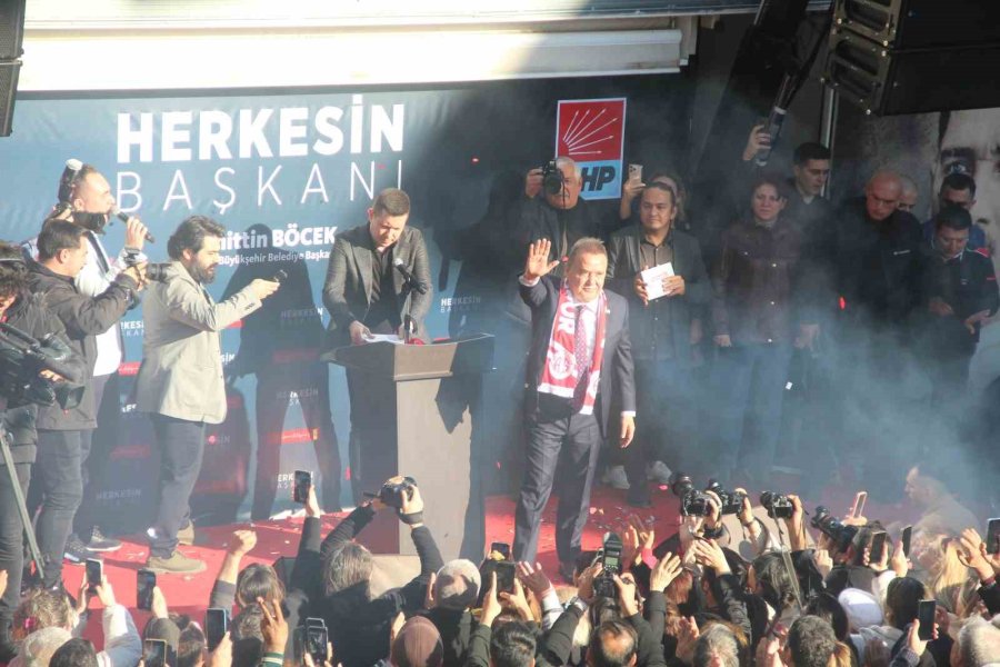 Başkan Böcek’e, Miting Gibi Karşılama