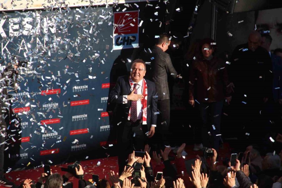 Başkan Böcek’e, Miting Gibi Karşılama