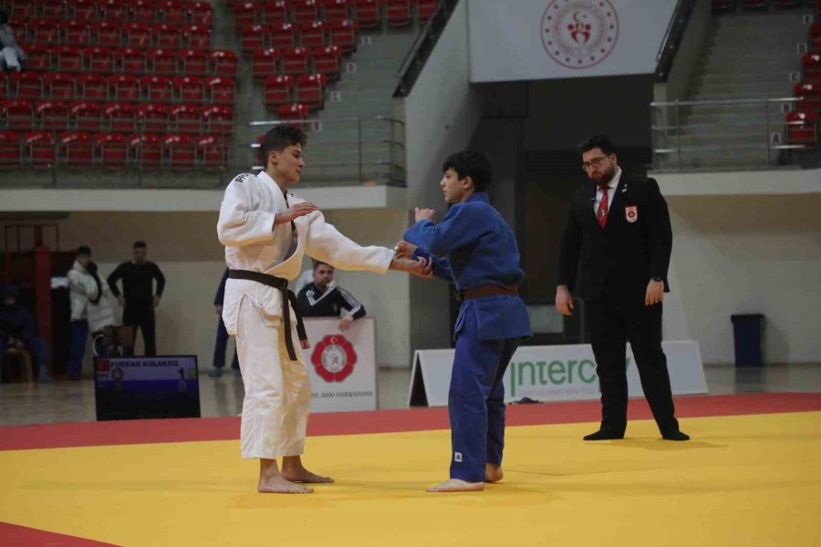 Ümitler Türkiye Judo Şampiyonası Konya’da Başladı