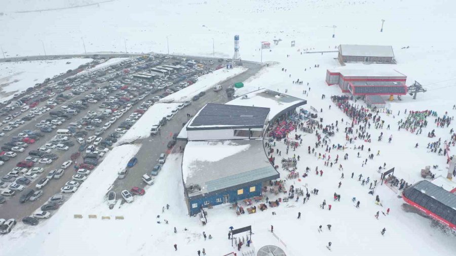 Erciyes Hafta Sonu 123 Bin Kişiyi Ağırladı