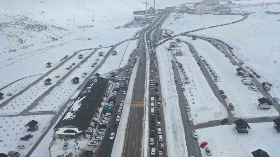 Erciyes Hafta Sonu 123 Bin Kişiyi Ağırladı