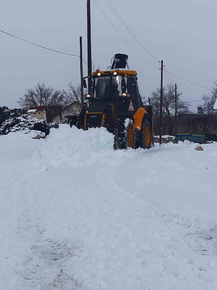 Antalya’da Ekiplerin Karla Mücadelesi