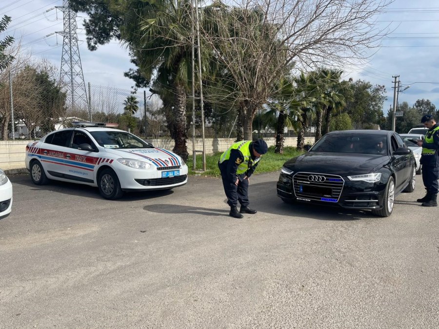 Çakar Takıp Trafiğe Çıkan Tofaş Otomobile Ceza