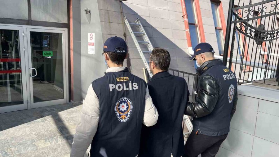 Sibergöz-20 Operasyonunda Eskişehir’de Yakalanan Şüpheli Adliyeye Sevk Edildi