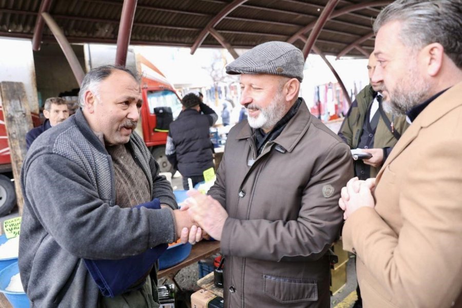 Başkan Çolakbayrakdar Esnaf Ve Vatandaşlarla Birlikte