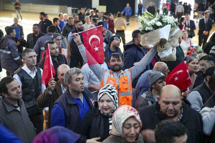 Antalya’da Belediye Çalışanlarının Maaşına Yüzde 80 Zam