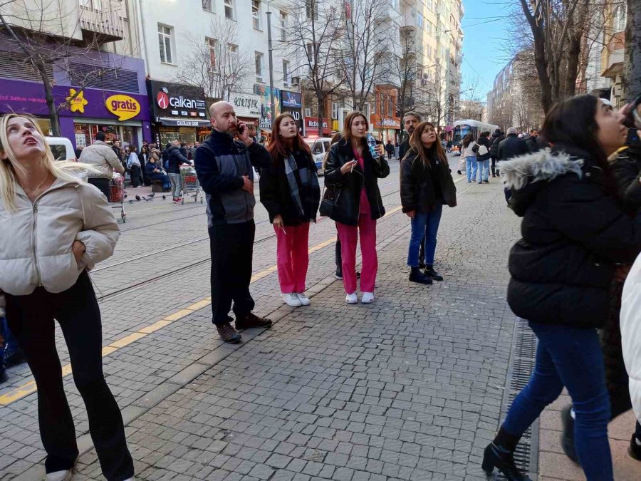 Eskişehir’de Şehir Merkezinde Yangın Paniği