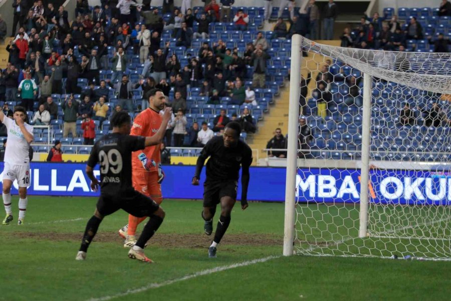 Trendyol Süper Lig: Hatayspor: 1 - Fatih Karagümrük: 0 (ilk Yarı)