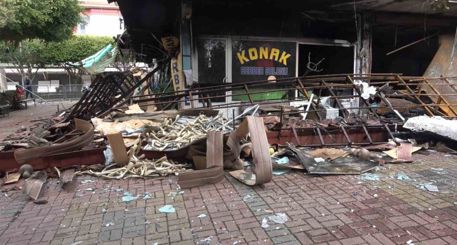 Alanya’da İş Merkezindeki Yangın 5 Dükkan Ve 1 Araç Kullanılamaz Hale Getirdi