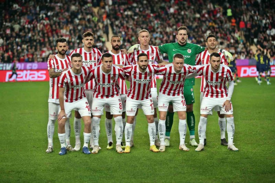 Trendyol Süper Lig: Antalyaspor: 0 - Fenerbahçe: 0 (maç Devam Ediyor)