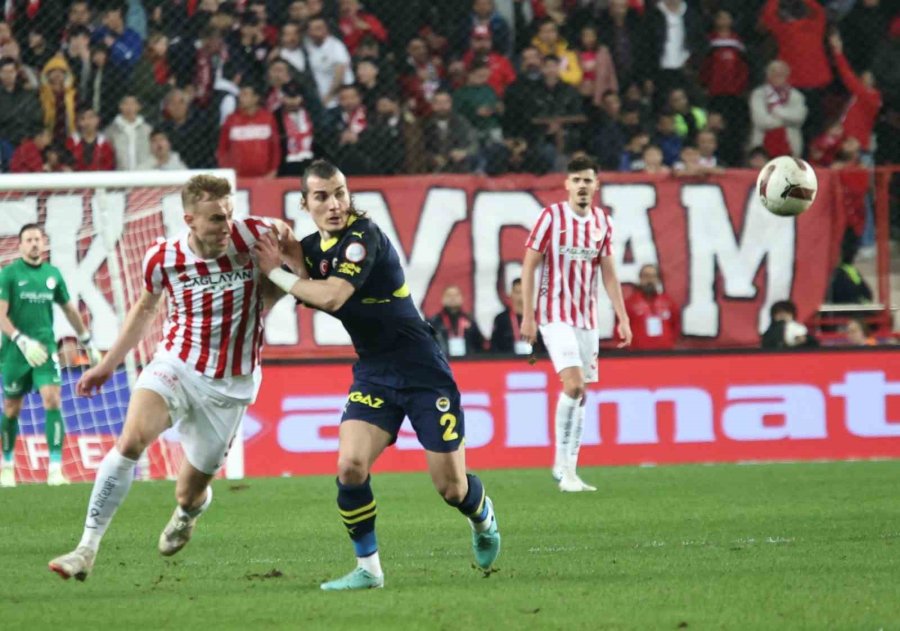 Trendyol Süper Lig: Antalyaspor: 0 - Fenerbahçe: 1 (ilk Yarı)