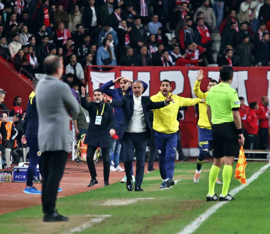 Trendyol Süper Lig: Antalyaspor: 0 - Fenerbahçe: 1 (ilk Yarı)