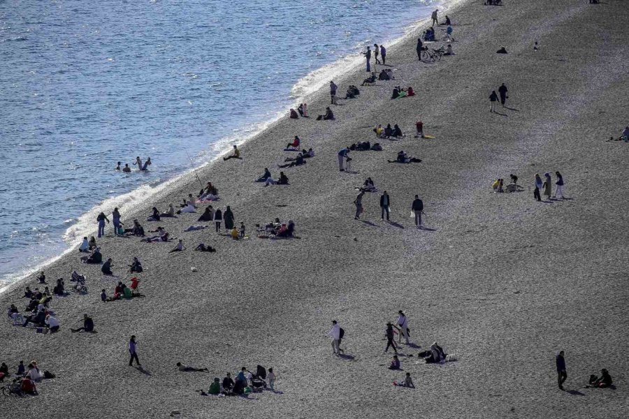 Yurdun Dört Bir Yanında Kar, Antalya’da Yaz