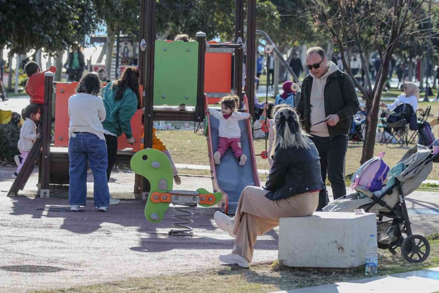 Yurdun Dört Bir Yanında Kar, Antalya’da Yaz