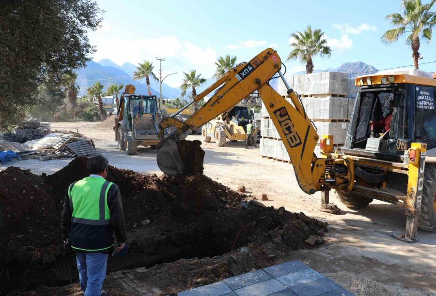 Büyükşehir’in 2. Etap Konyaaltı Sahil Projesi Hızla İlerliyor