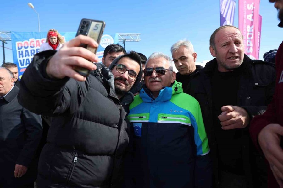 Başkan Büyükkılıç, Erciyes’teki Muhteşem Kış Festivaline Katıldı