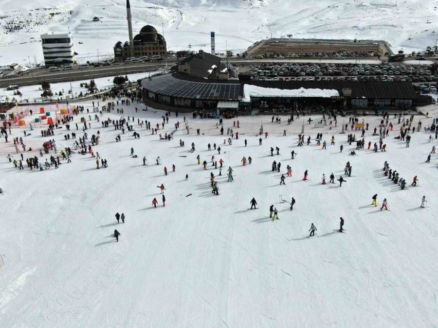 Erciyes Sömestri Tatilinin Son Gününde Ziyaretçi Akınına Uğradı