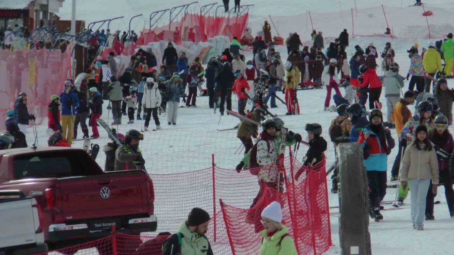 Erciyes Sömestri Tatilinin Son Gününde Ziyaretçi Akınına Uğradı