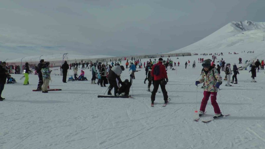 Erciyes Sömestri Tatilinin Son Gününde Ziyaretçi Akınına Uğradı