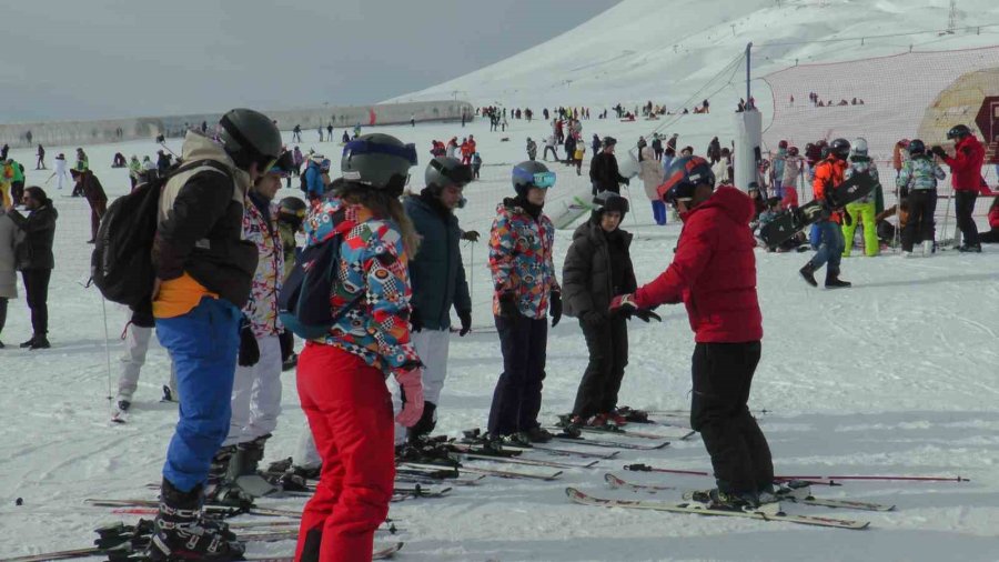 Erciyes Sömestri Tatilinin Son Gününde Ziyaretçi Akınına Uğradı