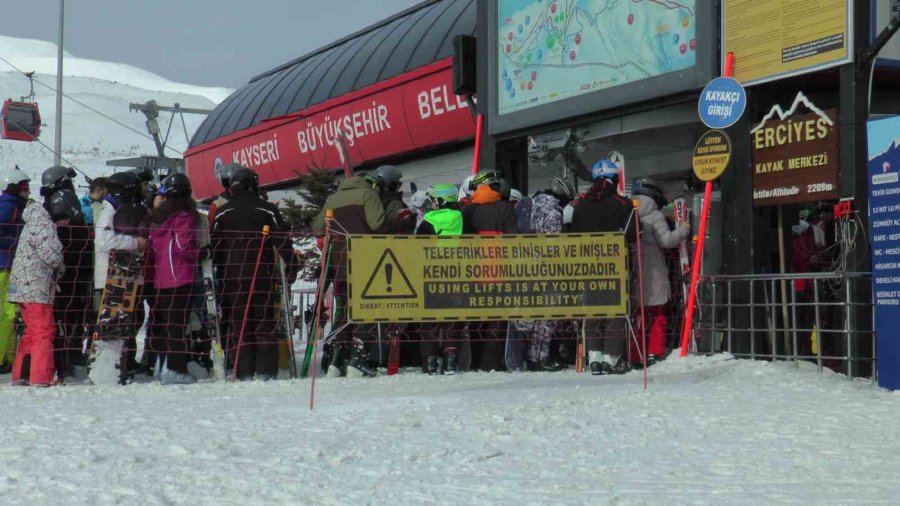 Erciyes Sömestri Tatilinin Son Gününde Ziyaretçi Akınına Uğradı