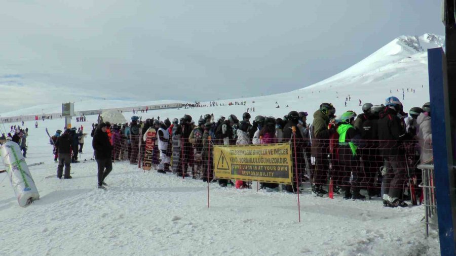 Erciyes Sömestri Tatilinin Son Gününde Ziyaretçi Akınına Uğradı