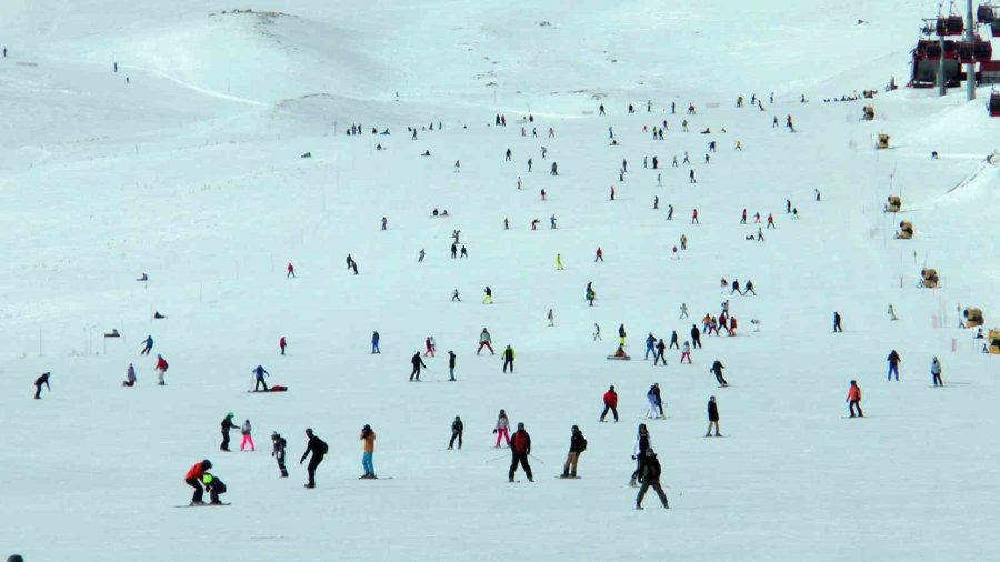 Erciyes Sömestri Tatilinin Son Gününde Ziyaretçi Akınına Uğradı