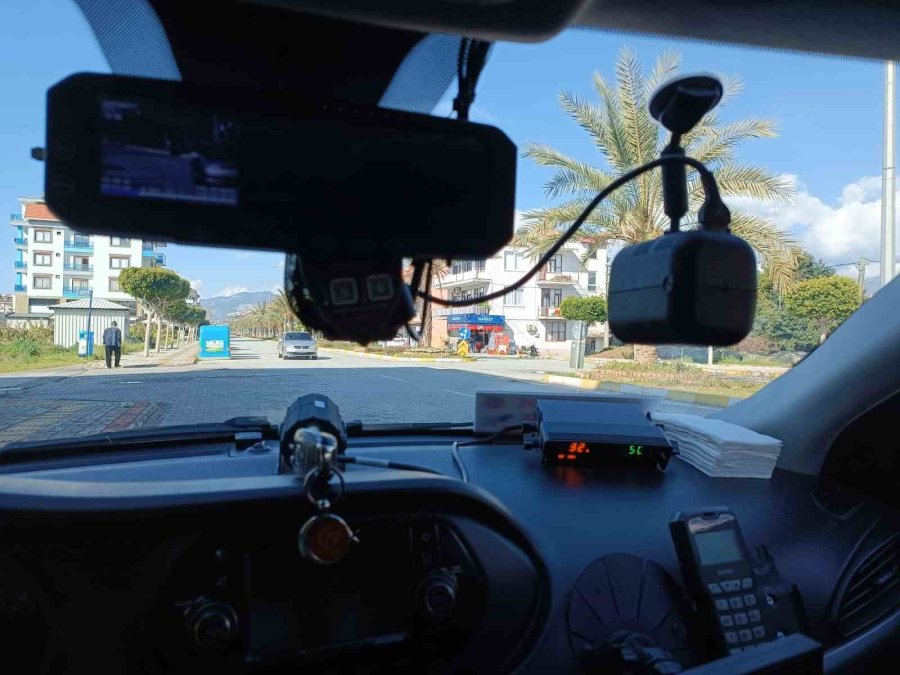 Alanya’da Jandarmadan Radarlı Trafik Denetimi