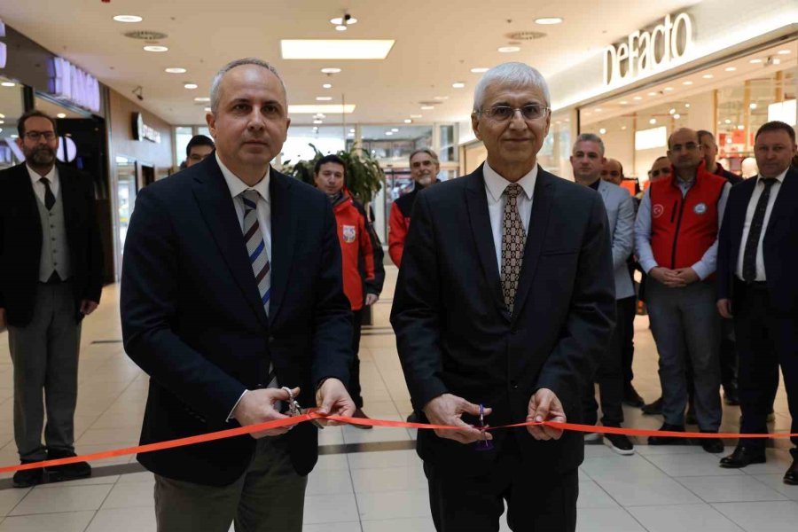 Deprem Farkındalığı İçin Hazırlanan ‘sessiz Ve Sözsüz’ Tiyatro Oyunu Büyük Beğeni Topladı