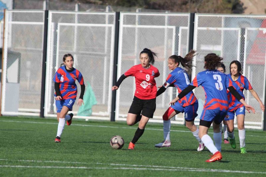 Kadınlar 2. Lig: Kılıçaslan Yıldızspor: 1-ankara Metropol Spor: 1