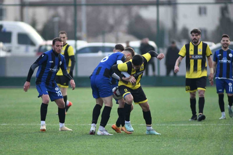 Kayseri Süper Amatör Küme: Erciyes Esen Makina Fk: 3 - Kocasinan Şimşekspor: 2