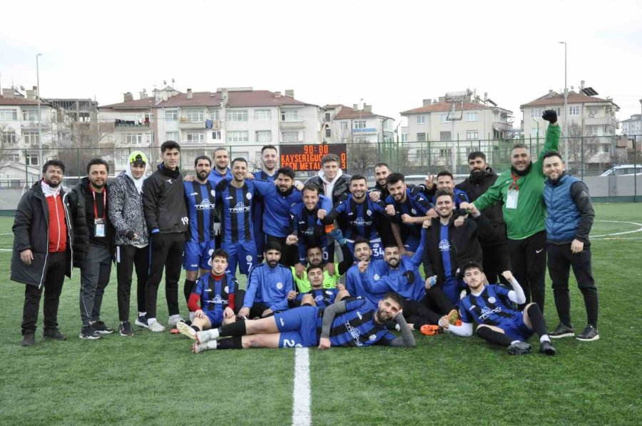 Kayseri Süper Amatör Küme: Erciyes Esen Makina Fk: 3 - Kocasinan Şimşekspor: 2