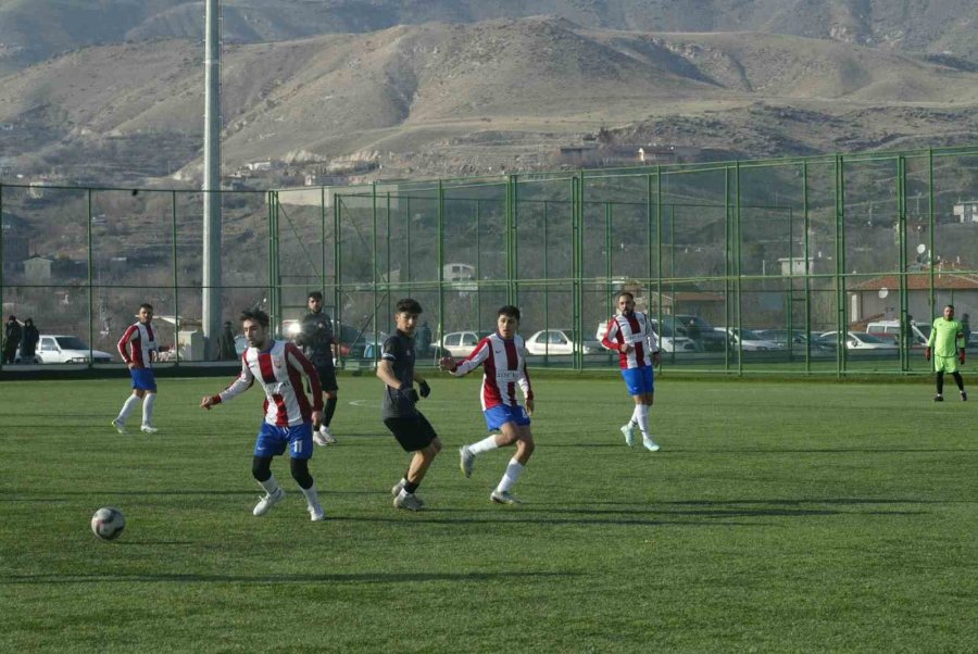 Kayseri Süper Amatör Küme: Kayseri Atletikspor: 3 - 1966 Turanspor: 2