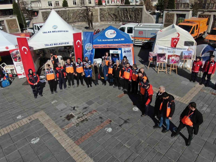 Asrın Felaketinde Fedakarca Çalışan Ekipler, Vatandaşları Bilinçlendirdi