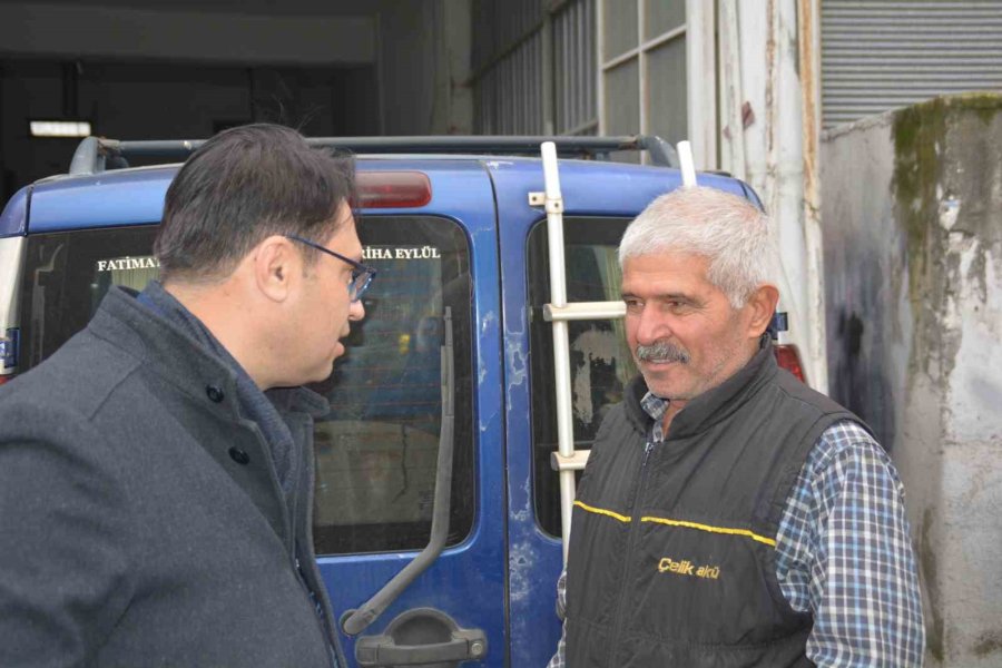 Mimar Emre Afacan, Sahanın Yanında Sosyal Medyada Vatandaşla Buluşuyor