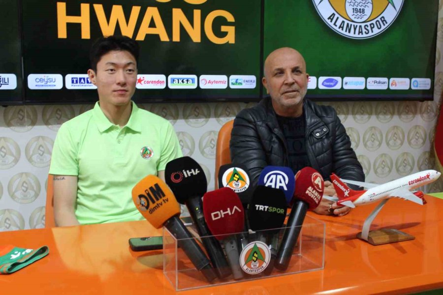 Alanyaspor Güney Koreli Forvet Hwang’ı Kadrosuna Kattı